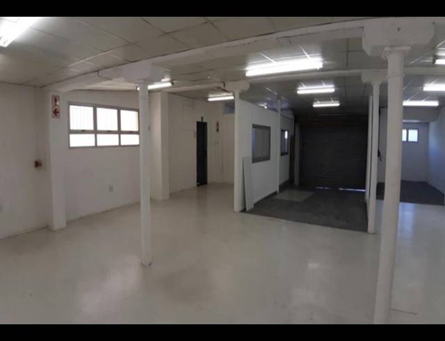 250M² BUILDING TO LET IN WOODSTOCK